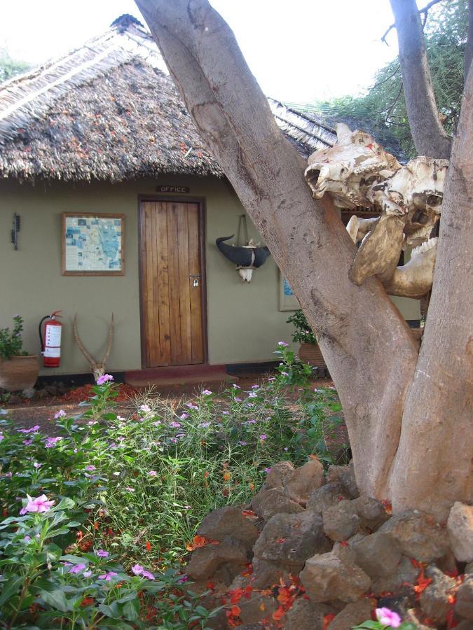 Severin Safari Camp Tsavo West National Park Екстер'єр фото